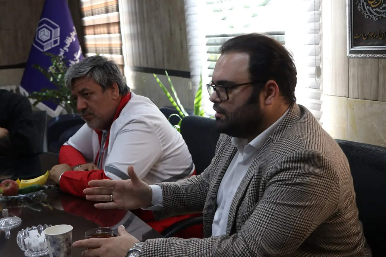 تقدیر از فعالیت‌های اوقاف؛ حضور جمعی از مسئولین در دفتر حجت‌الاسلام مطهری-حجت الاسلام سید حسین مطهری