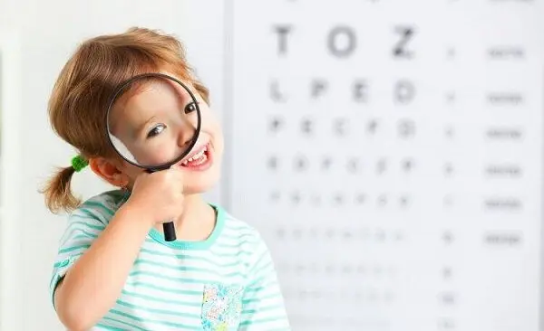 چطور بفهمیم کودک مان تنبلی چشم دارد