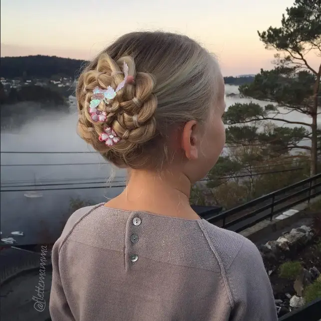 Screenshot 2023-07-25 at 22-48-54 9-braided-rosette-updo-for-girls.jpg (WEBP Image 1080 × 1080 pixels) — Scaled (59_)