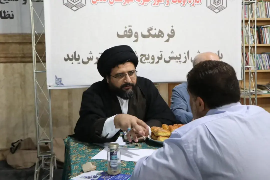 گزارش تصویری از حضور رئیس اوقاف شهرستان قدس در شهرک‌های صنعتی زاگرس و گلبرگ