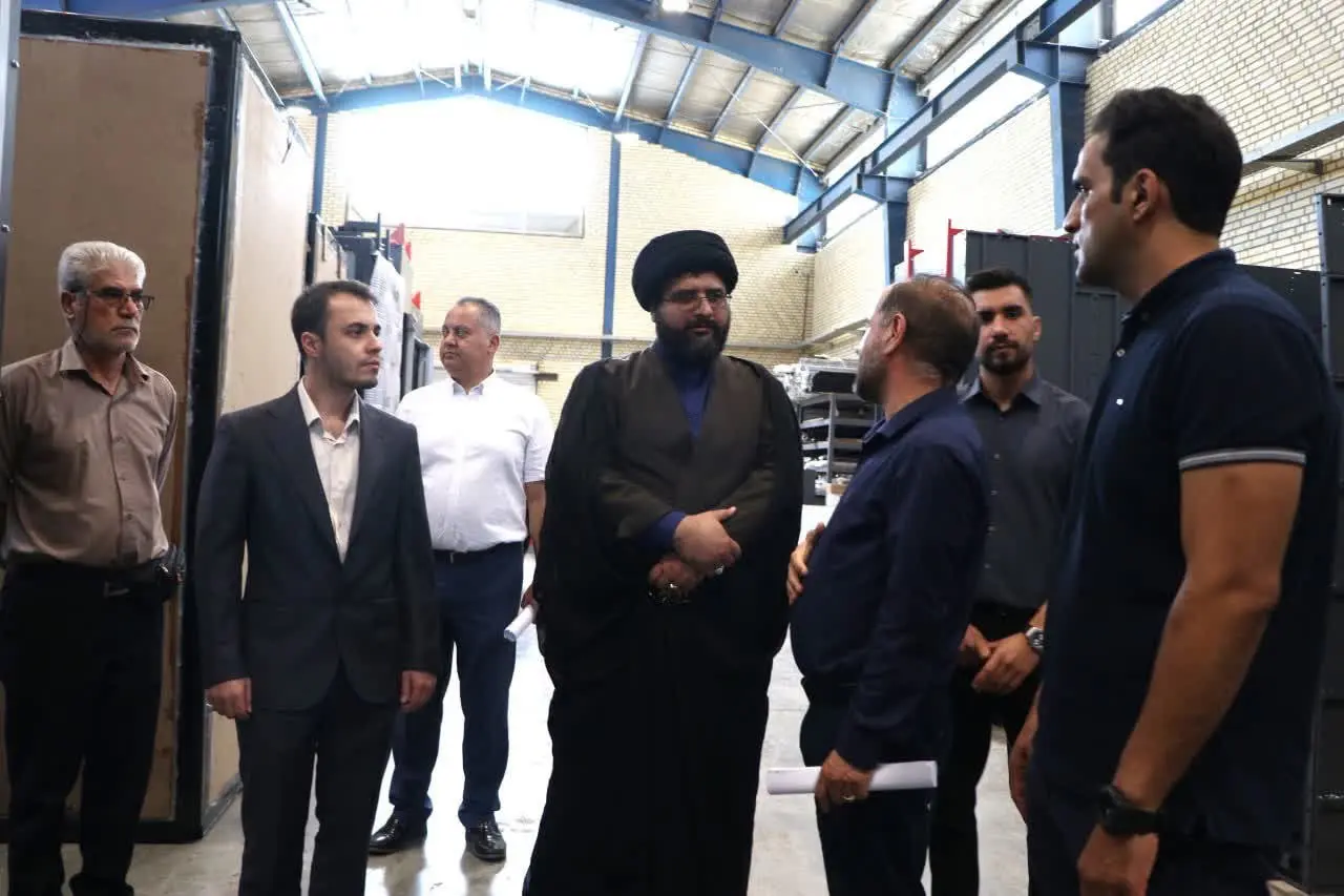 گزارش تصویری از حضور رئیس اوقاف شهرستان قدس در شهرک‌های صنعتی زاگرس و گلبرگ