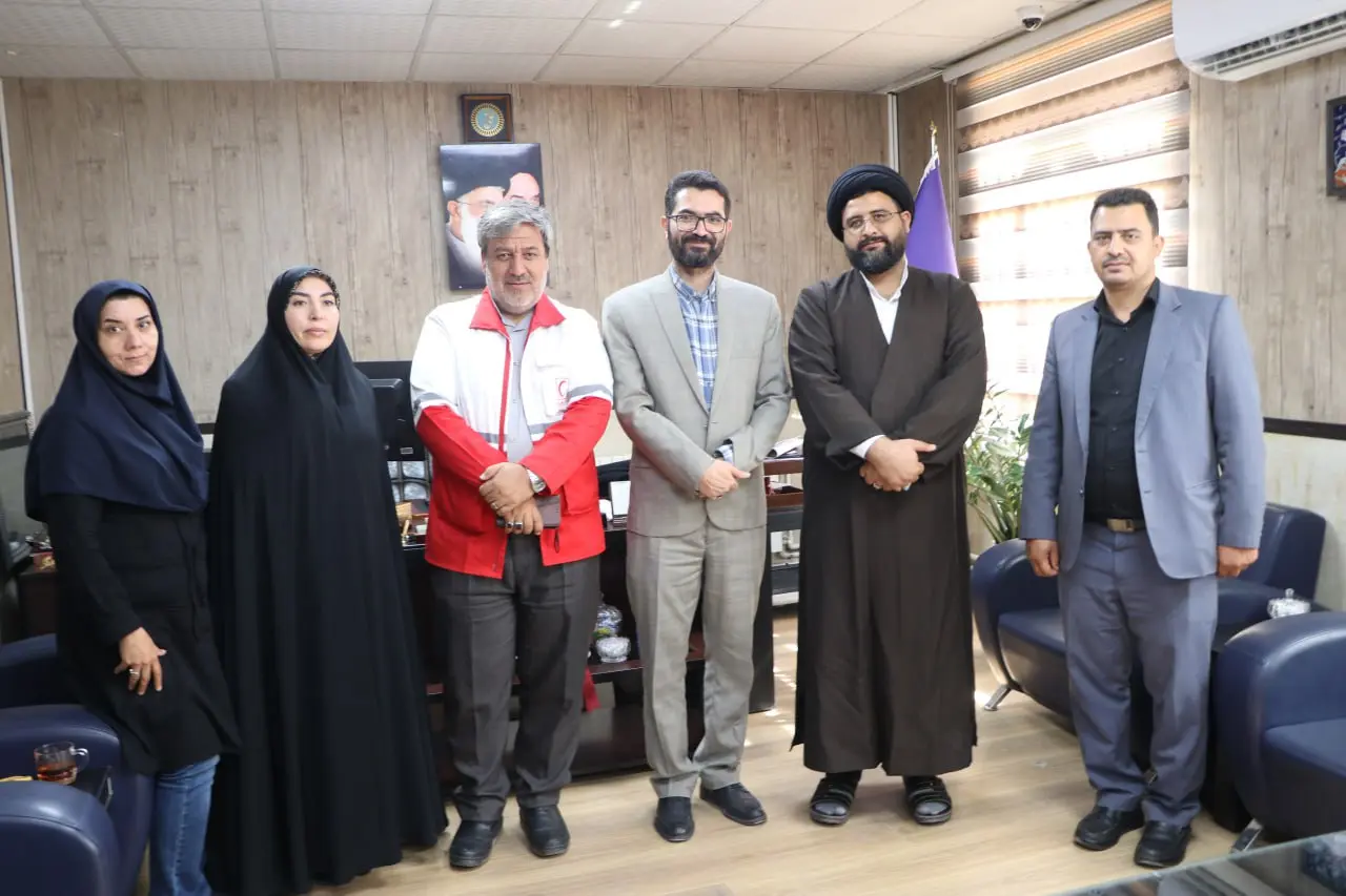 تقدیر از فعالیت‌های اوقاف؛ حضور جمعی از مسئولین در دفتر حجت‌الاسلام مطهری-حجت الاسلام سید حسین مطهری