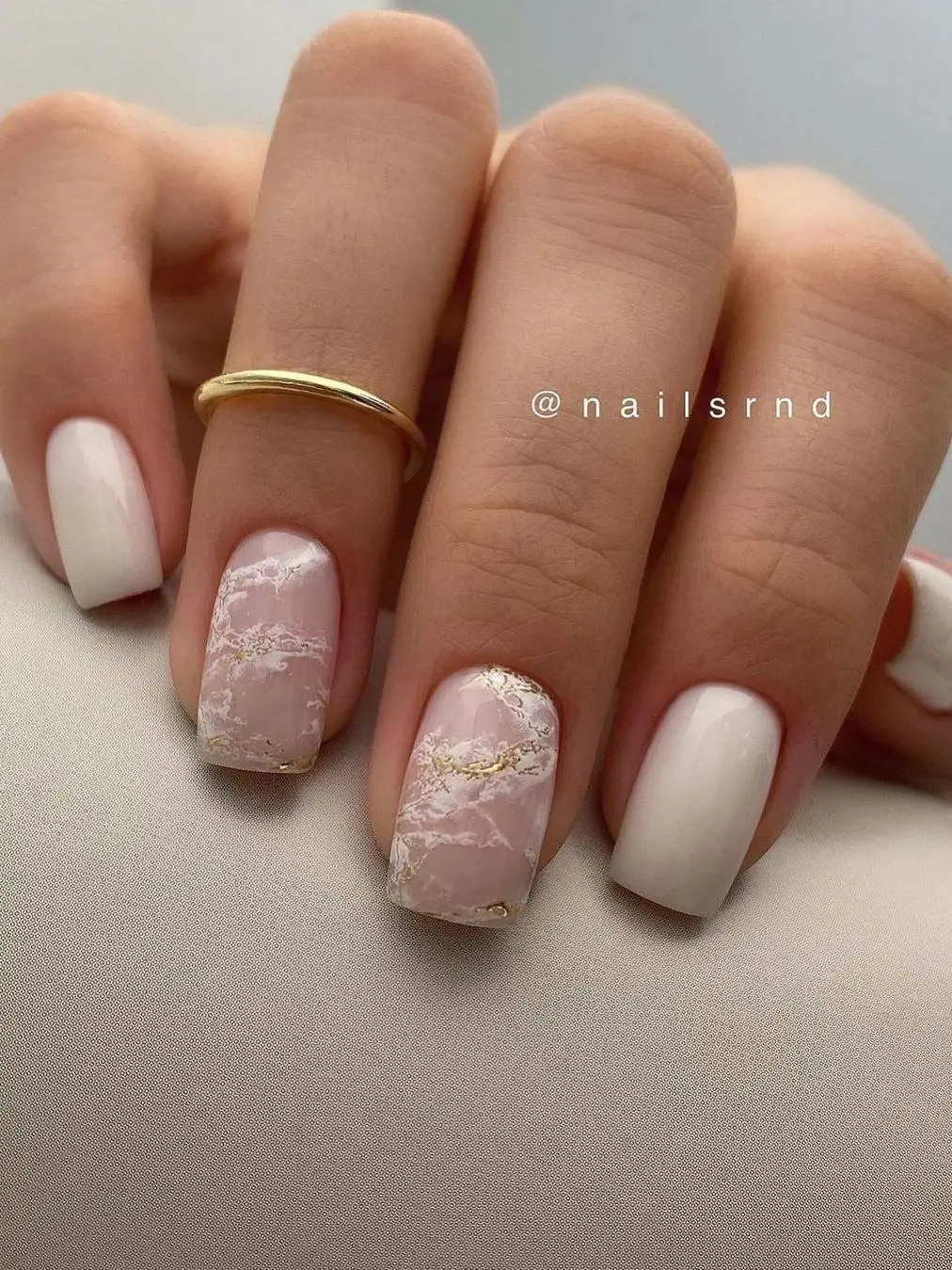 white-wedding-nail-with-marble