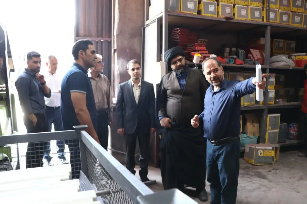 گزارش تصویری از حضور رئیس اوقاف شهرستان قدس در شهرک‌های صنعتی زاگرس و گلبرگ