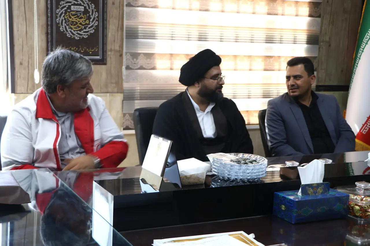 تقدیر از فعالیت‌های اوقاف؛ حضور جمعی از مسئولین در دفتر حجت‌الاسلام مطهری-حجت الاسلام سید حسین مطهری-حجت الاسلام سید حسین مطهری