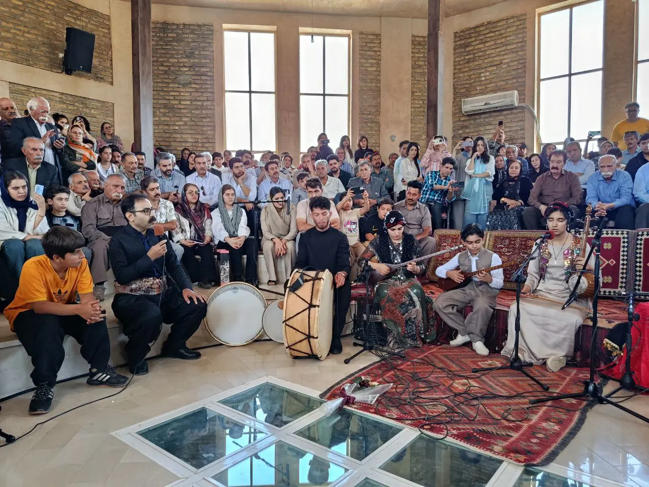 نهمین جشنواره کهن آواهای تنبور و موسیقی کردی