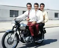 موتور سواری فردین- ملک مطیعی و بهروز وثوقی