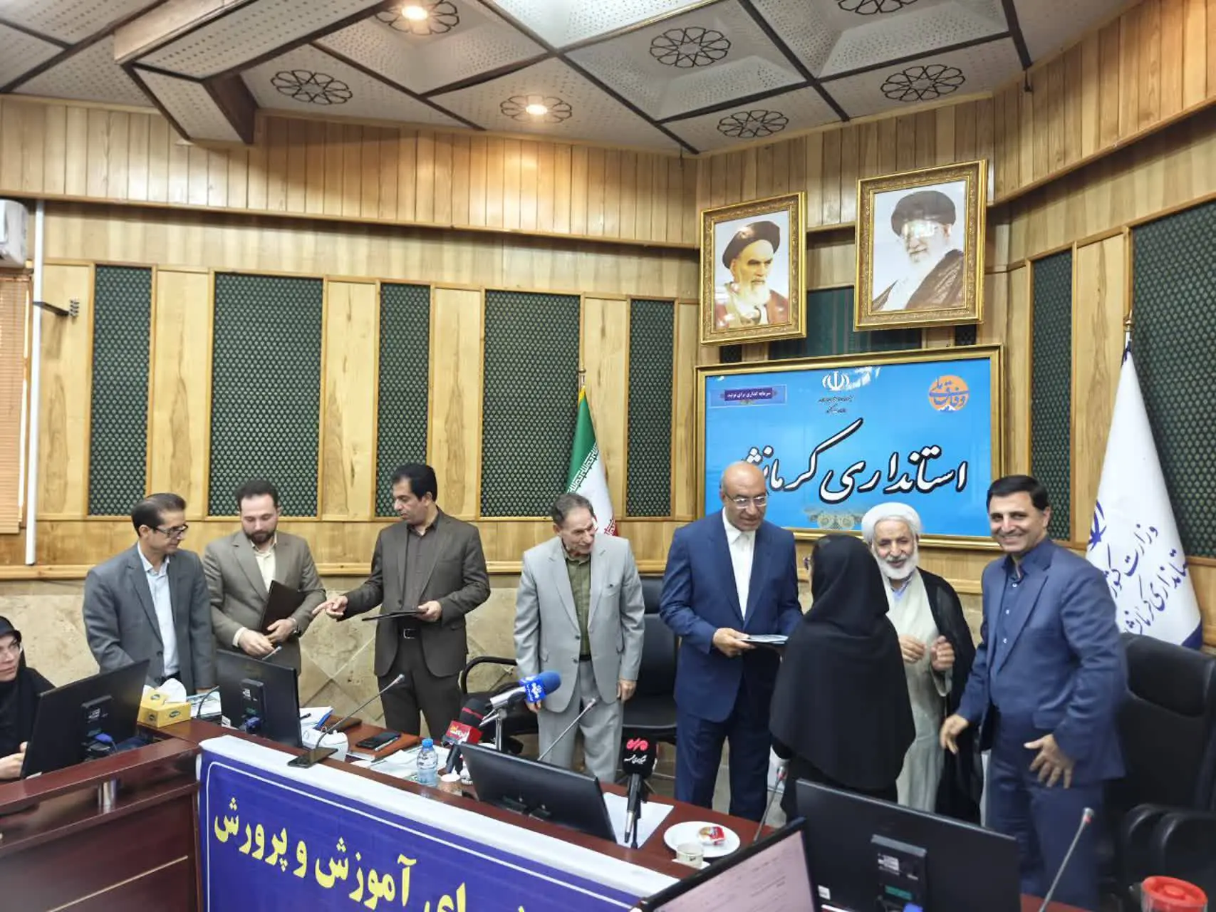  تقدیر از دانش‌آموزان رتبه برتری کنکور در کرمانشاه