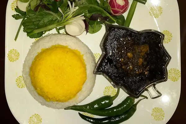 خورشت-قورمه-سبزی-با-مرغ