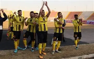  شکست سپاهان در دیدار خانگی