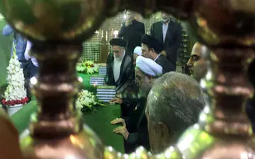 تجدید میثاق رییس جمهور با آرمان های امام راحل