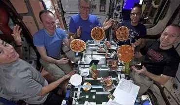 تهیه جالب پیتزا در ایستگاه فضایی بین المللی! + فیلم