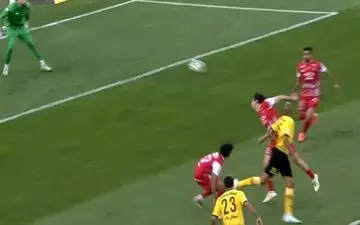 گل به‌خودی گولسیانی؛ گل دوم سپاهان به پرسپولیس + ویدئو