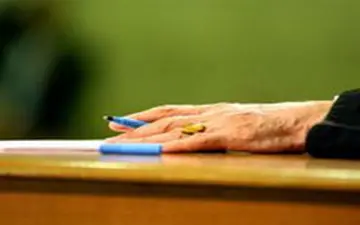 موافقت رهبر انقلاب با عفو و تخفیف مجازات تعدادی از محکومان