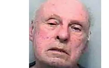 روباه پیر 2 دختر 16 ساله را تسلیم خود کرد