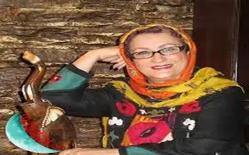 خانم بازیگر: دوست دارم آرایش کنم و به هیچ کسی ربطی ندارد!