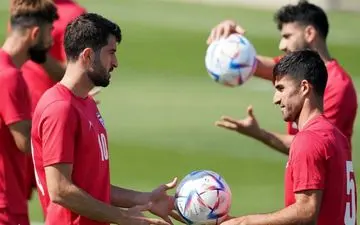 قلم قرمز قلعه نویی روی نام این بازیکن