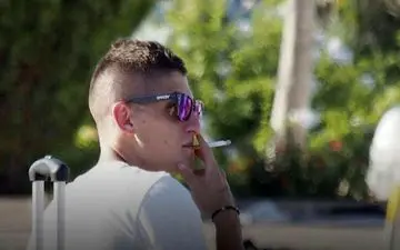  حاشیه جنجالی وراتی در تعطیلات (عکس)