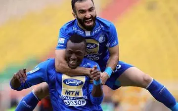 هافبک استقلال خود را فان استقلال نامید!