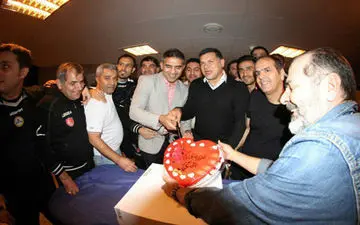 خوش و بش عابدزاده و دایی در تمرین نفت تهران/ سورپرایز «شهریار» توسط «عقاب»