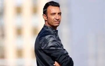 عنایتی در دفتر مدیرعامل استقلال