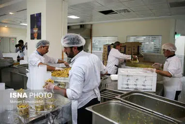 آماده سازی غذای متبرک حرم مطهر رضوی‎ + تصاویر