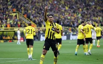 تخت گاز دورتموند از کنار بایرن مونیخ/ ۴ گل برای صدرنشینی شیرین زنبورها
