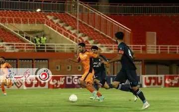 پیکان  - مس کرمان؛ همسایه‌هایی که به دنبال‌ جدایی هستند