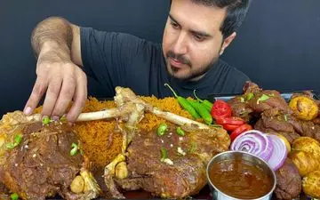 جوان پاکستانی رکورد زد: 5.3 کیلو چلوگوشت، مرغ و تخم مرغ در یک وعده! | فیلم