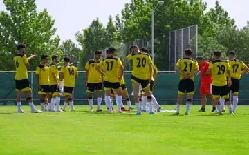 مربیان اروپایی و بازیکن لژیونر امشب به اردوی تیم فوتبال امید اضافه می‌شوند