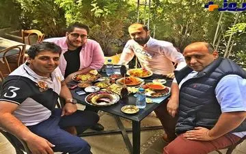 خوشگذرانی بازیگر مشهور با دوستانش پس از حواشی بسیار درباره جدایی از همسرش