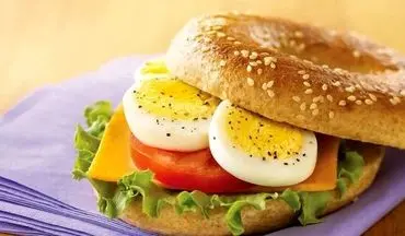 طرز تهیه همبرگر تخم‌مرغ؛ صبحانه‌ای خوشمزه و لاکچری به سبک حرفه‌ای