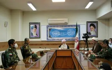 
دیدار فرمانده قرارگاه منطقه ای غرب ارتش و هیات همراه با امام جمعه کرمانشاه