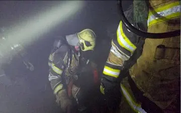 حادثه شبانه در شهرری؛ عملیات سریع آتش‌نشانان جان ۳۰ نفر را نجات داد