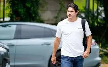 چهره مهاجم استقلال هنری شد! (عکس)