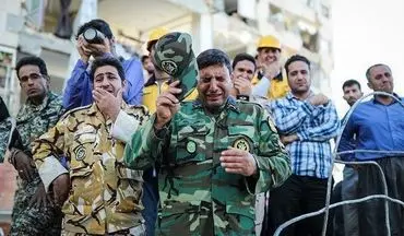 ارتشی‌ ها در غم مردم کرمانشاه اشک می ریزند + عکس