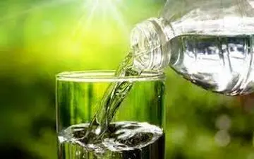 واقعا نوشیدن چند لیوان آب در روز ضرورت دارد؟