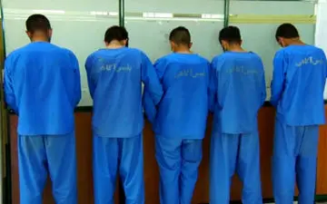 تعطیلی دورهمی توسط پلیس / دستگیری 13 زن و مرد مست