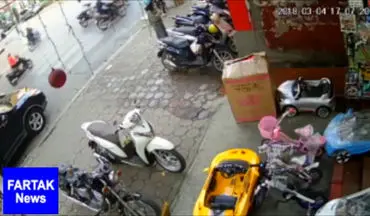 برخورد زن موتورسوار با یک عابر! + فیلم