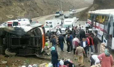  واژگونی اتوبوس حامل گردشگران اصفهانی در گردنه حیران