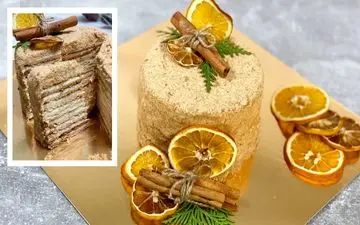 طرز تهیه کیک عسل دروغین؛ دسر یخچالی خوشمزه بدون نیاز به فر!