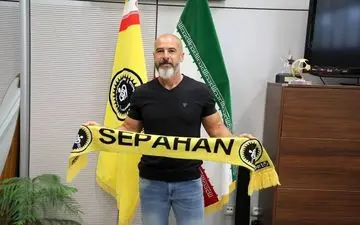 مربی پرتغالی جدید سپاهان اصفهان قراردادش را امضا کرد

