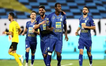 
کنایه مجری تلویزیونی به کفش طلای دیاباته
