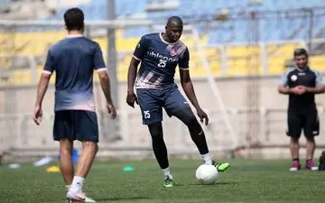 
 پرسپولیس دیاباته را خریده که برایش گلزنی کند، نه این که دائما مصدوم باشد