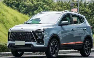 جدیدترین محصول کرمان موتور تعیین قیمت شد / مقایسه این خودرو با جک S۵ 