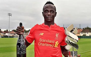 نظافت دستشویی؛ عملی باورنکردنی از فوق ستاره لیورپول + عکس