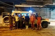 نجات معجزه آسا در کرمانشاه؛ خانواده گرفتار در برف و کولاک نجات یافتند