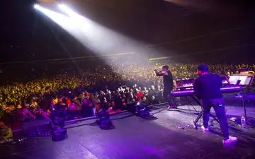 تصویری از کنسرت محسن یگانه در آمریکا