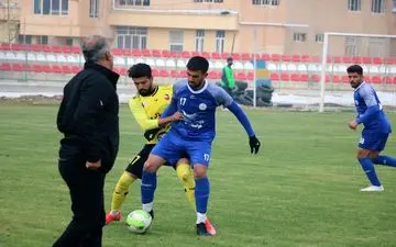 سقوط آزاد تهرانی ها به سمت لیگ دسته سوم / دومین سرمربی هم رفتنی شد