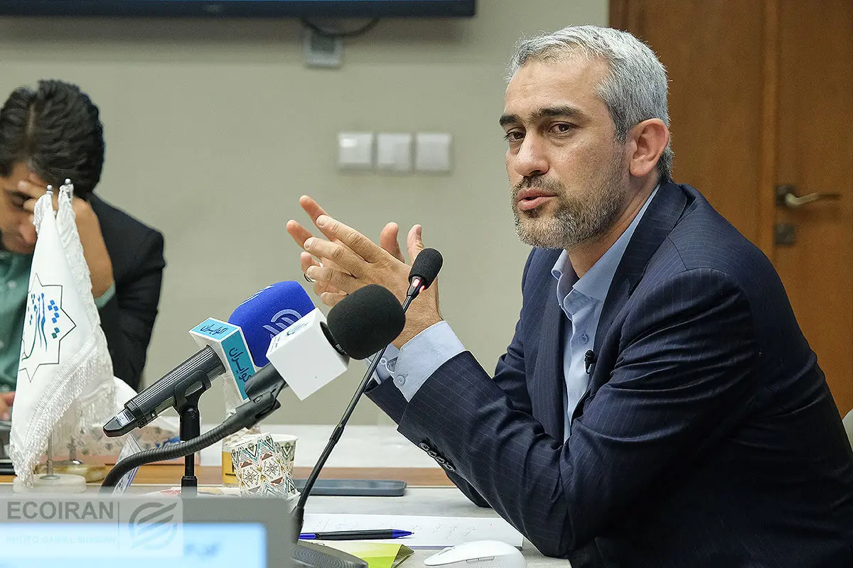 مدنیزاده: اینکه وزیر اقتصاد نمی تواند کاری کند، ریشهاش در قانون است / میخواهند صد بازار ارزی ایجاد کنند!